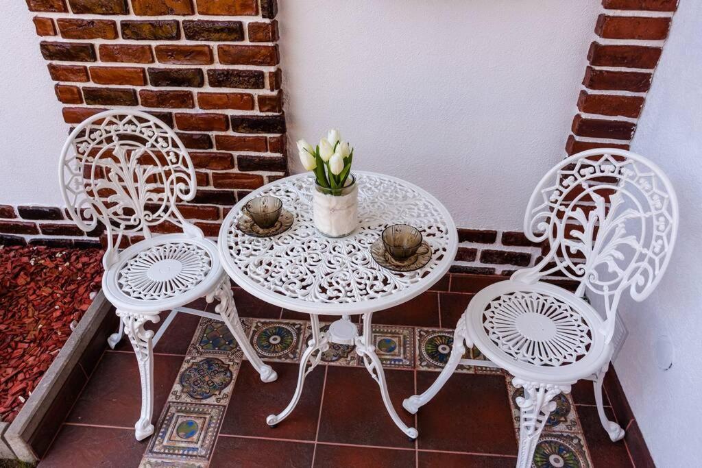 فيلا Cozy House With Nice Garden In Heart Of City Center كلوج-نابوكا المظهر الخارجي الصورة